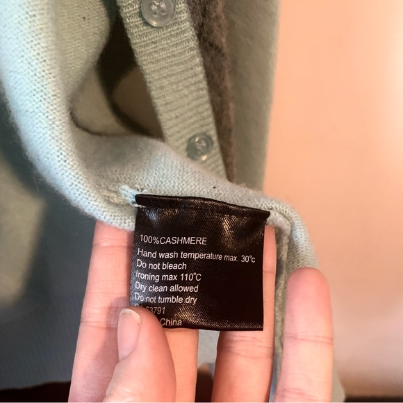 Cashmere Cardigan - Picture 3 of 5